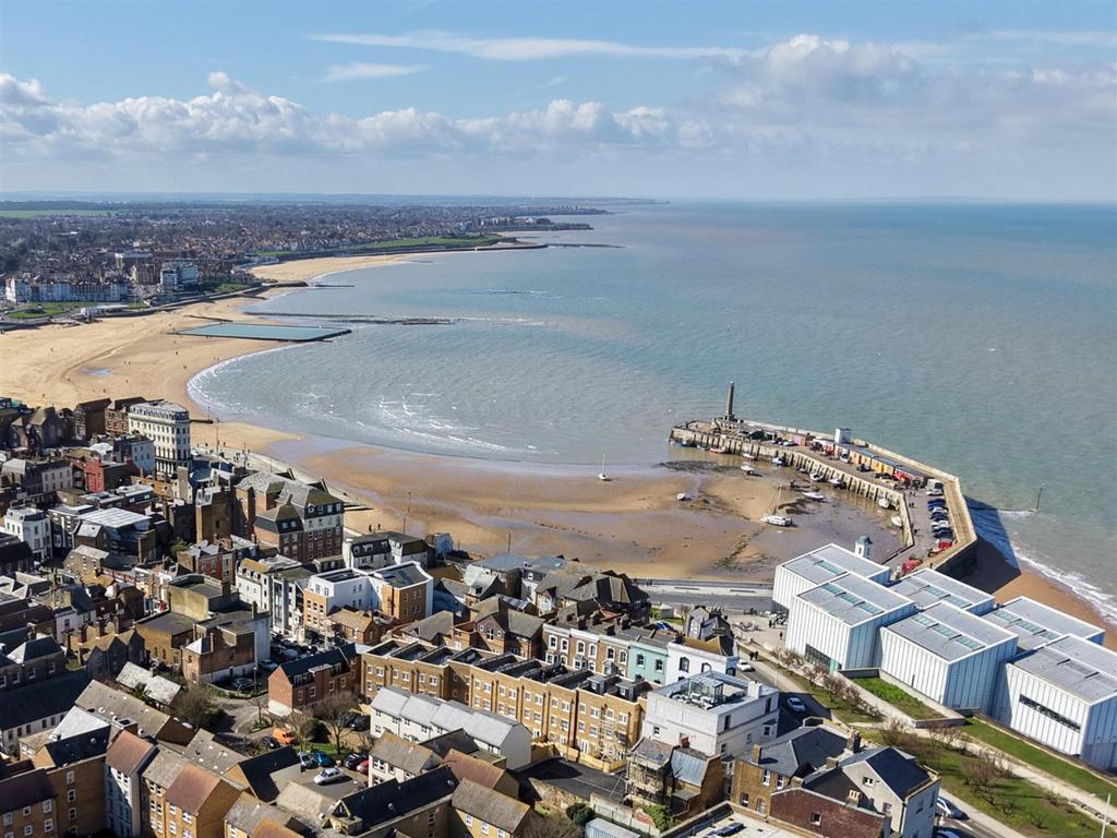 12-16 Fort Road, Margate2.jpg