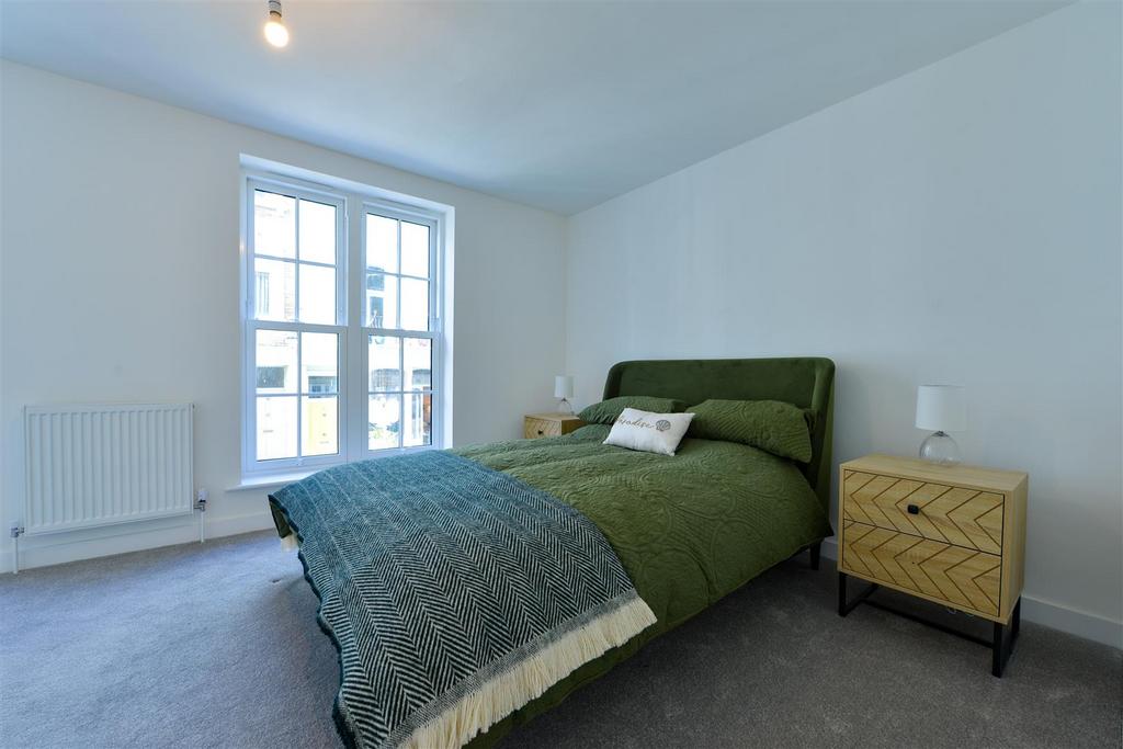 12-16 Fort Road, Margate13.jpg