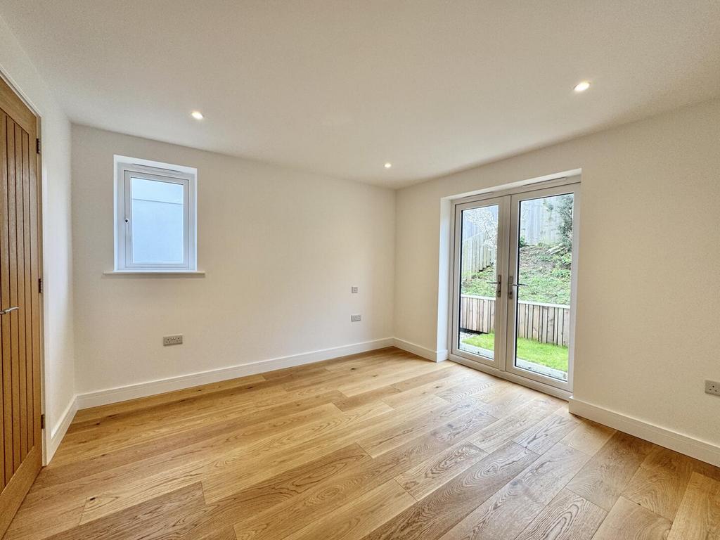 Ground floor bedroom or snug
