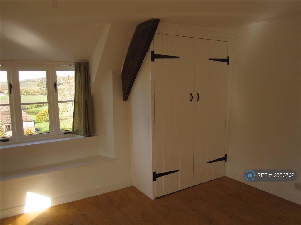 Main Bedroom And Fitted Wardrobe