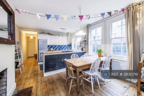 3 bedroom flat to rent, Trouville Road, London, SW4