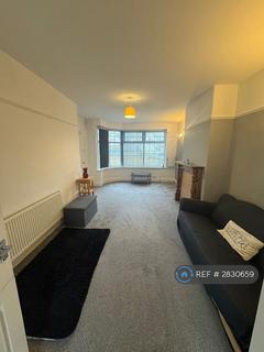 3 bedroom semi-detached house to rent, Bradford Road, Pudsey, LS28