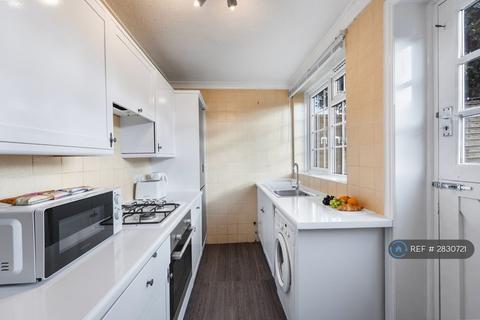 undefined, Central Road, Morden, SM4