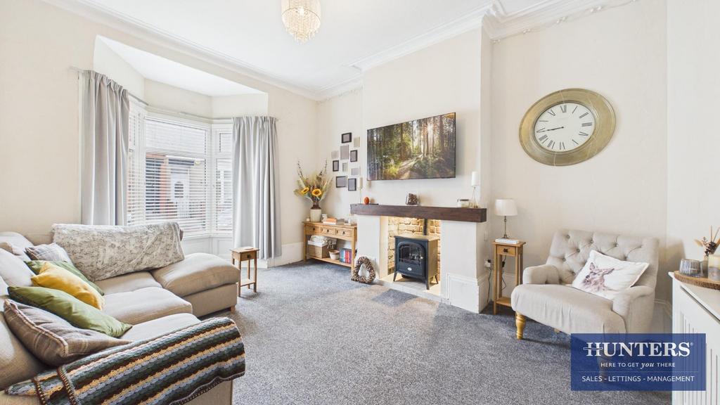 Living Room/Bedroom