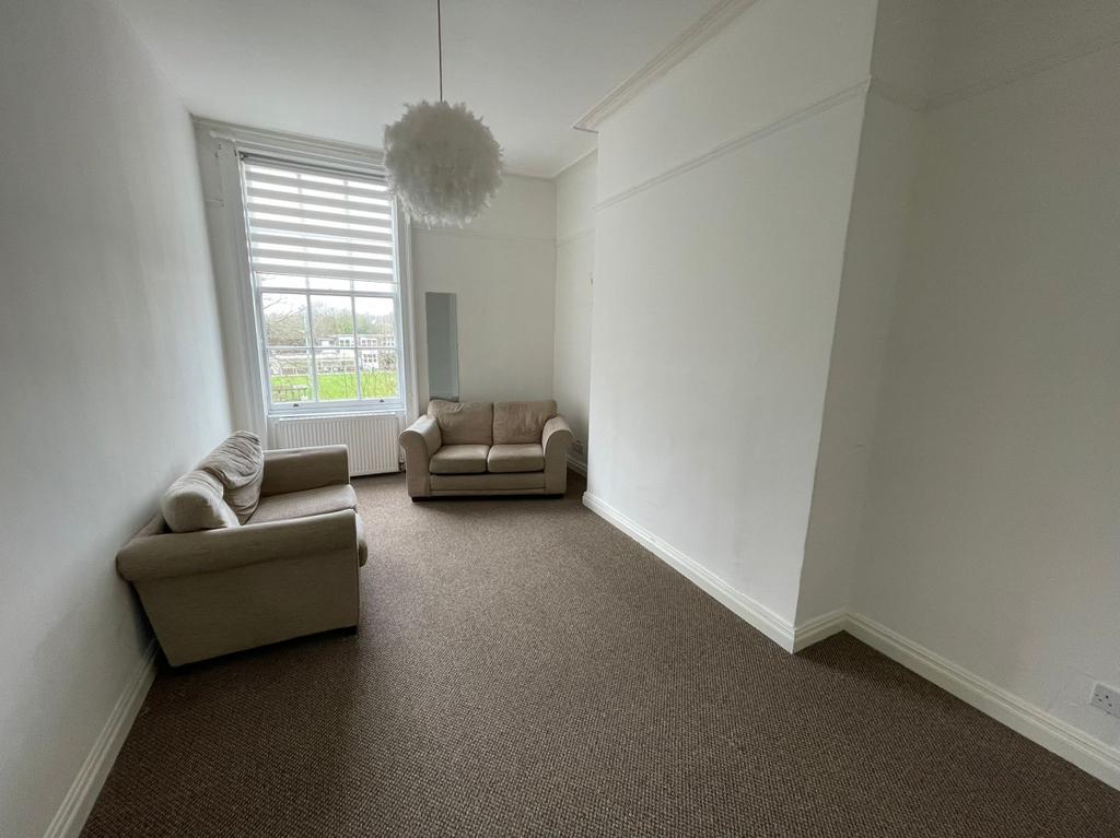 Flat 4, 3 Stanley Terrace