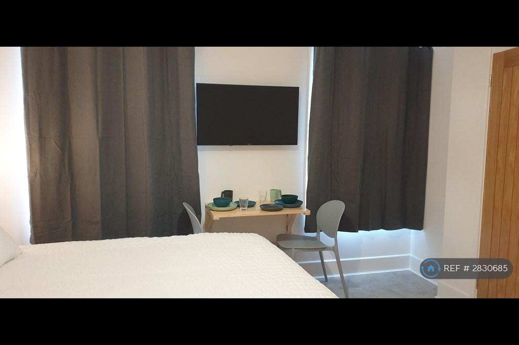 In-Room Tv &amp; Storage
