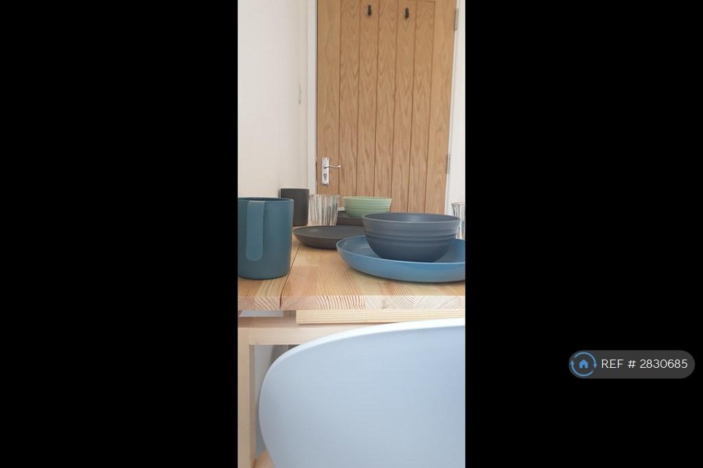 Workspace / Dining Table