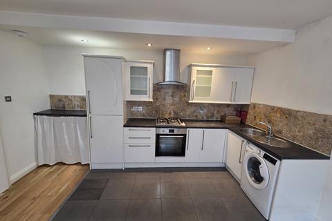 2 bedroom flat to rent, Flat A 25 Whiteley Road, London SE19