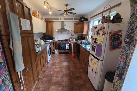 4 bedroom terraced house to rent, 1 Kelling Gardens, Croydon CR0