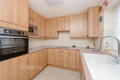 3 bedroom ground floor flat for sale, Kingsdale Court, Chatham ME5