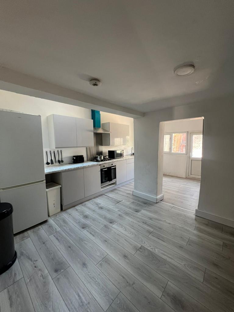 4 bed to rent Morley Road, London E15