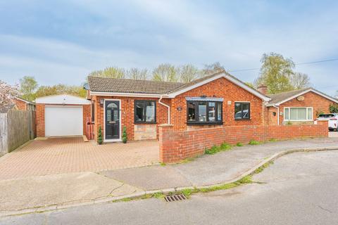3 bedroom detached bungalow for sale, Amhurst Gardens, Belton
