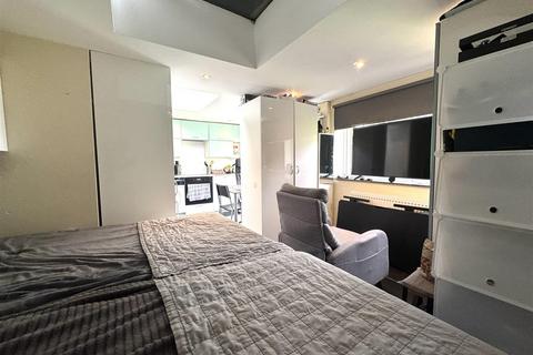 undefined, Elm Way, London