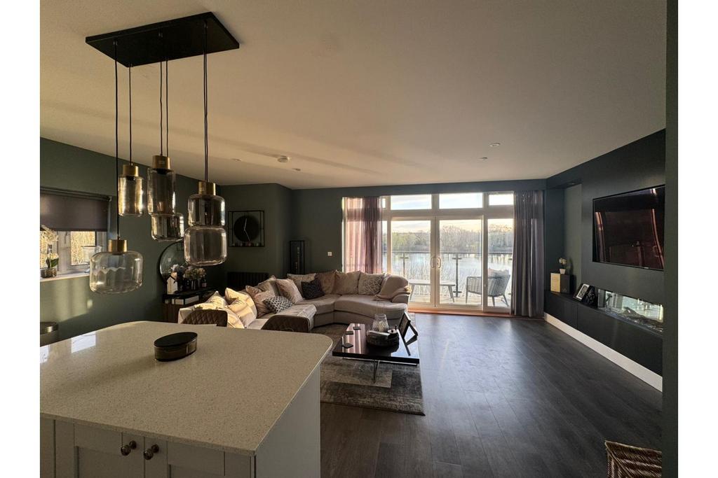 Apartment Living Rm