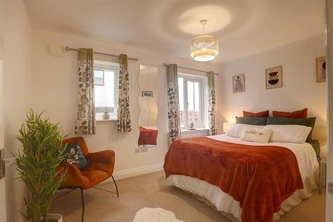undefined, Eaton Court, Trent Road, nr Nuneaton Train Station & Town Centre