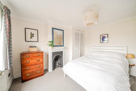 3 bedroom terraced house for sale, Wrecclesham Road, Farnham, Surrey, GU9