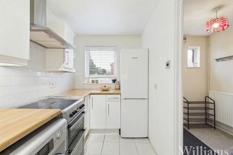 2 bedroom terraced house for sale, Larch Close, Aylesbury HP20