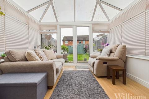 2 bedroom terraced house for sale, Larch Close, Aylesbury HP20