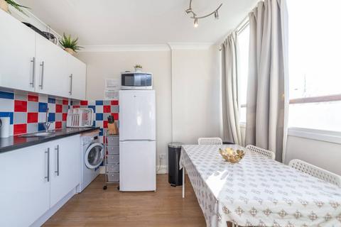 Studio to rent, Haverstock Hill, Belsize Park, London, NW3