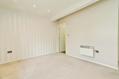 2 bedroom apartment for sale, The Green, Bingley BD16