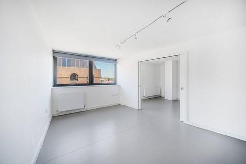 1 bedroom flat to rent, High Road, North Finchley, London, N12