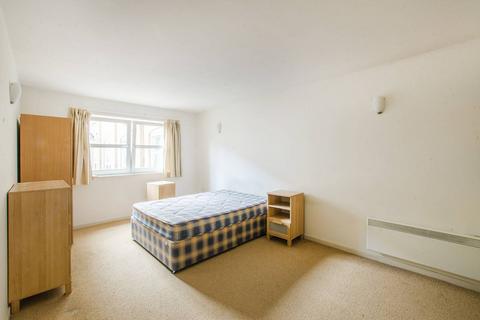 2 bedroom flat to rent, Western Gateway, Royal Docks, London, E16