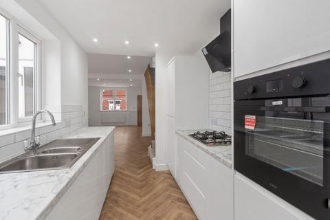 3 bedroom terraced house for sale, Greenfield Road, Dentons Green, WA10