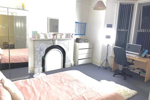 undefined, 66 Alexandra Road