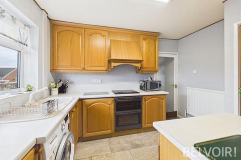 2 bedroom bungalow for sale, Blythe Avenue, Meir Heath, Stoke On Trent, ST3