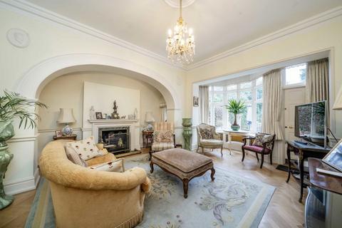 undefined, Queen Annes Gardens, London W4