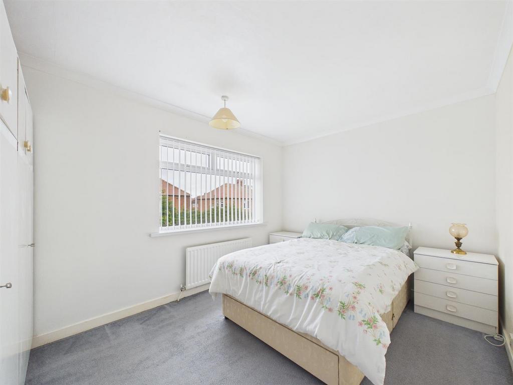 Bed 2.jpg