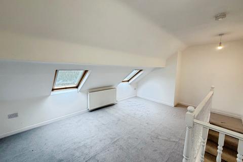 4 bedroom terraced house to rent, Ovenden Road Terrace, West Yorkshire HX3
