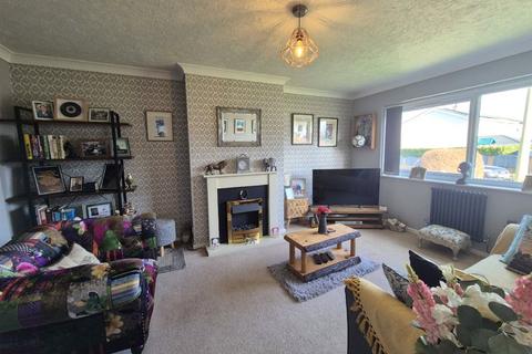 2 bedroom bungalow for sale, Tyn Cwrt, Brynsiencyn, Anglesey, LL61