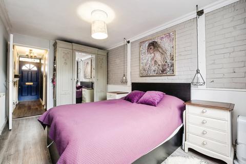 1 bedroom flat for sale, Tiptree Crescent, Clayhall, Essex, IG5