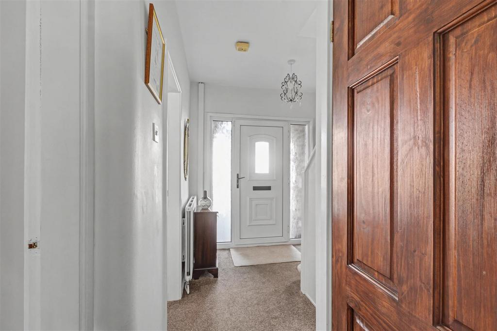 Hallway 2.jpeg