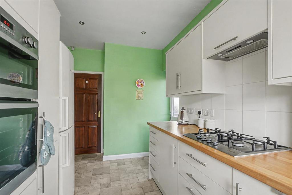Kitchen 3.jpeg