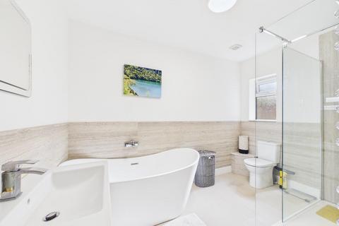 2 bedroom detached bungalow for sale, Sandyhurst Lane, Ashford Kent TN25 4NX