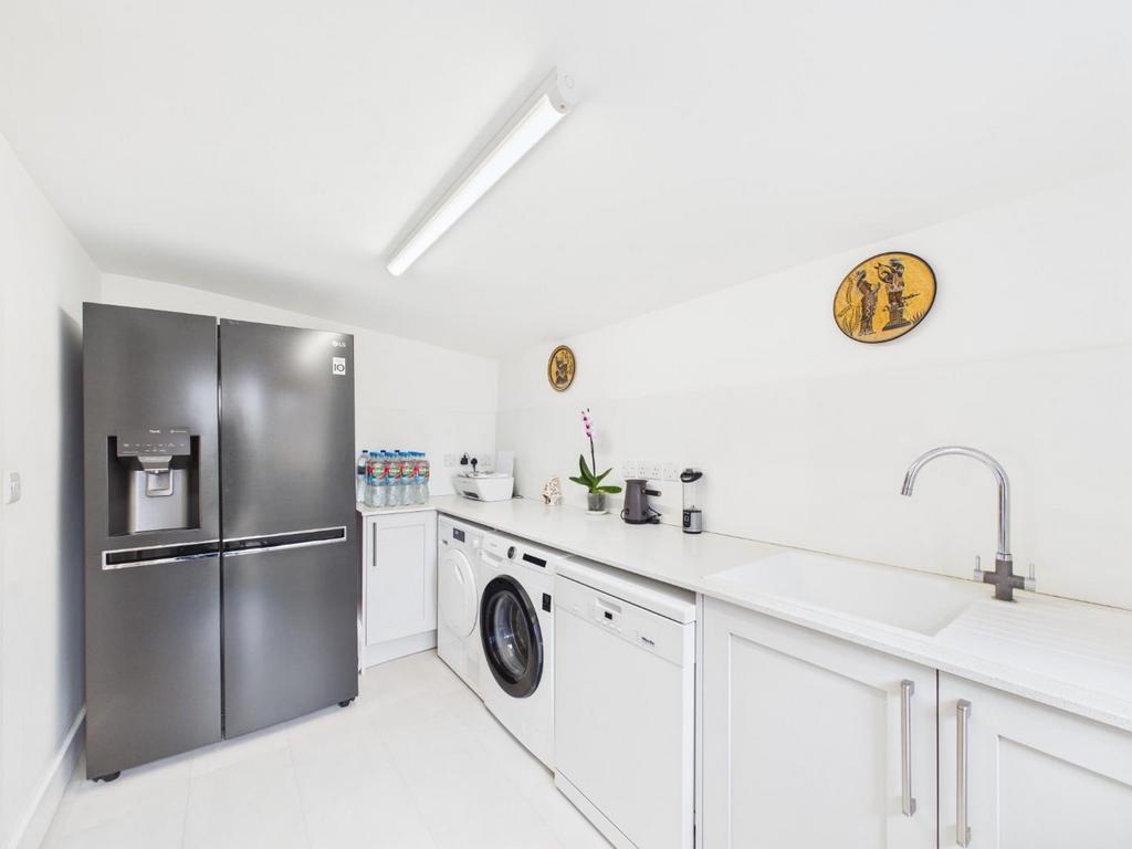 CAM05010 G0-PR0039-STILL015.jpg