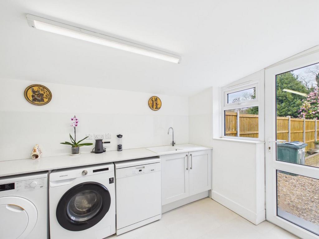 CAM05010 G0-PR0039-STILL013.jpg