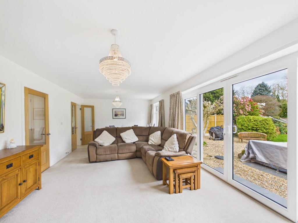 CAM05010 G0-PR0039-STILL019.jpg