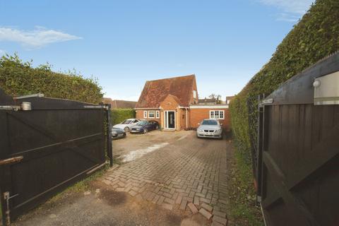 undefined, Lockhart Close, Dunstable