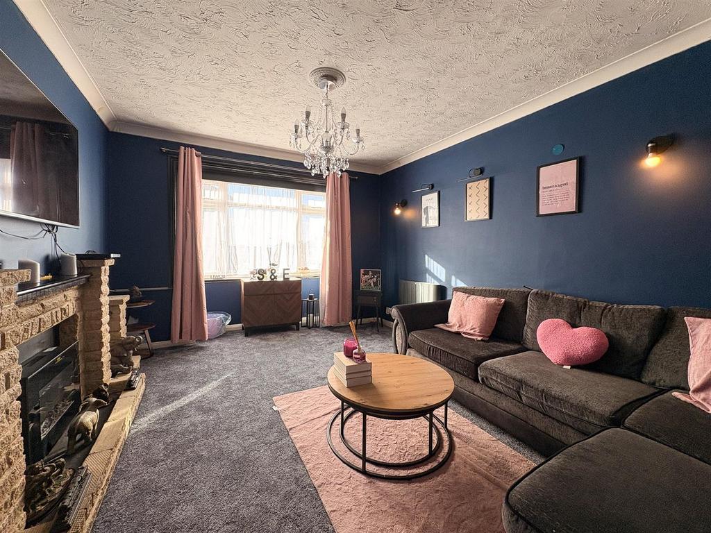 Livingroom-1.jpg