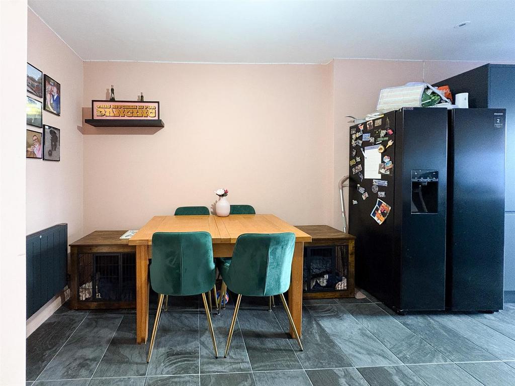 Diningroom-1.jpg