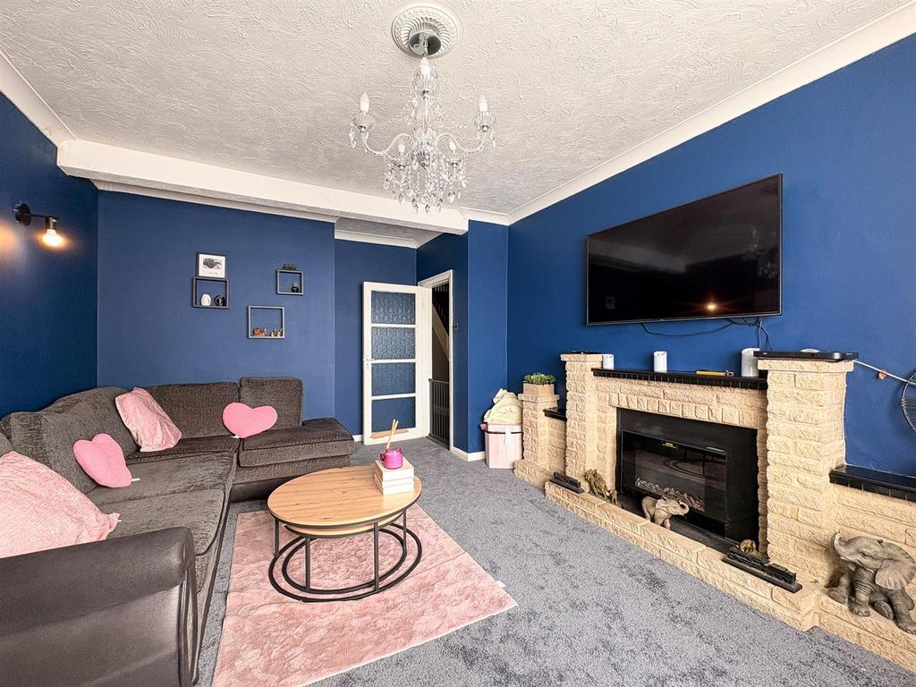 Livingroom-1-3.jpg