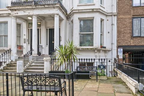 Earls Court Road, LONDON, W8