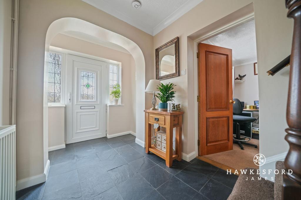 Bell Road, Sittingbourne - Entrance hall