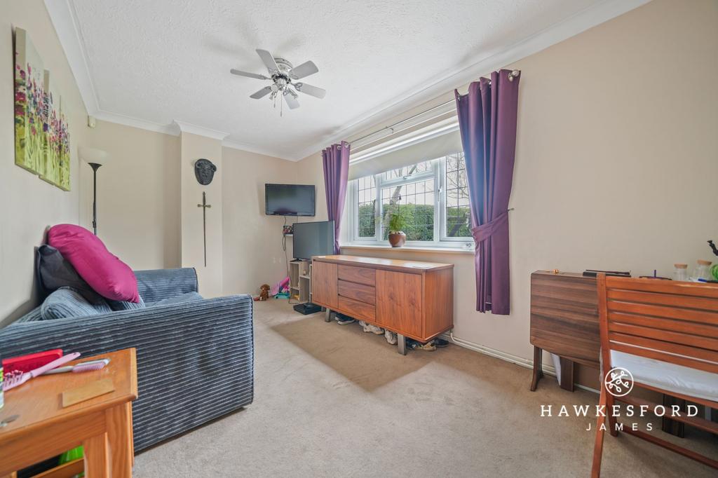 Bell Road, Sittingbourne - Bedroom 5/snug