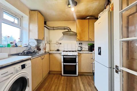 2 bedroom flat for sale, Archery Close, Harrow, HA3
