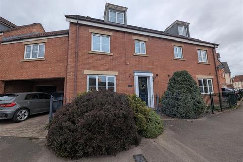 4 bedroom terraced house for sale, Collingsway, Darlington