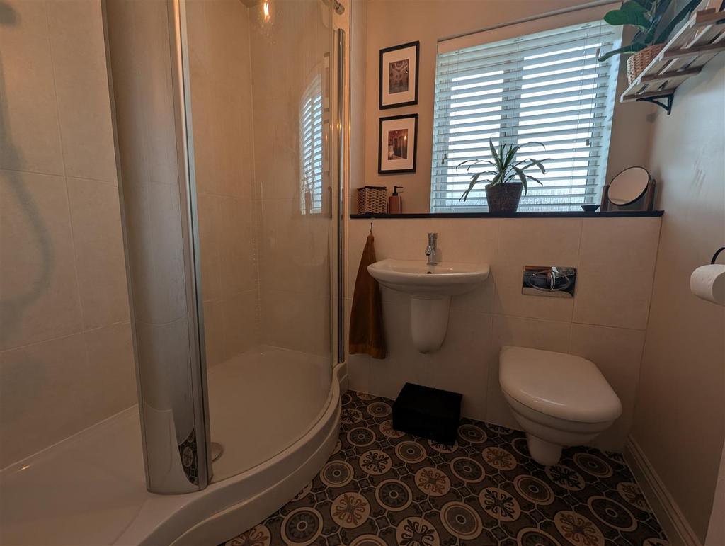 Family Shower Room